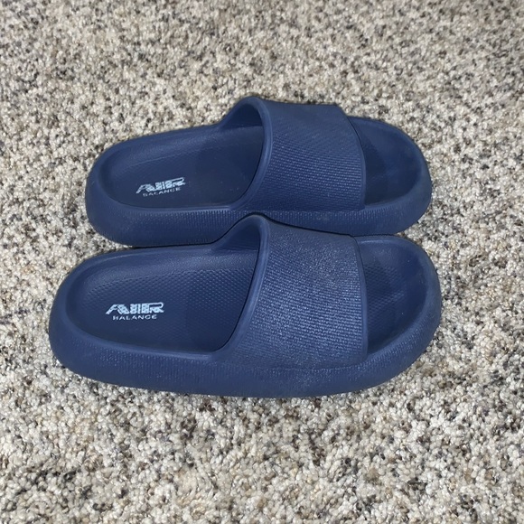 Air Balance Slides - Picture 2 of 2